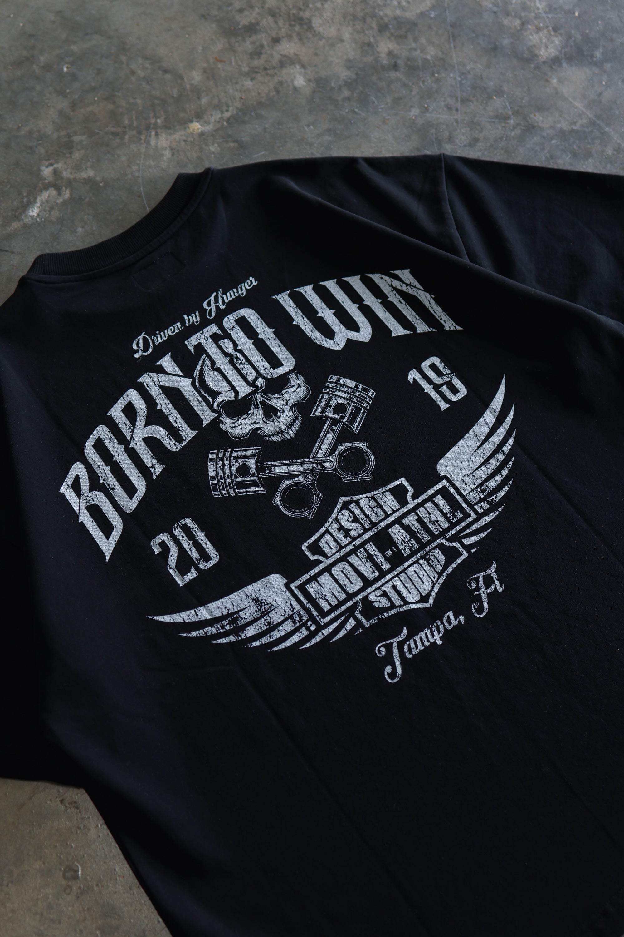 ★24SS新作★BORN TO WIN★HERITAGE EMBLEM MUSCLE FIT T-SHIRTS BORN TO WIN T-SHIRT - BLACK – MOVI ATHLETIC